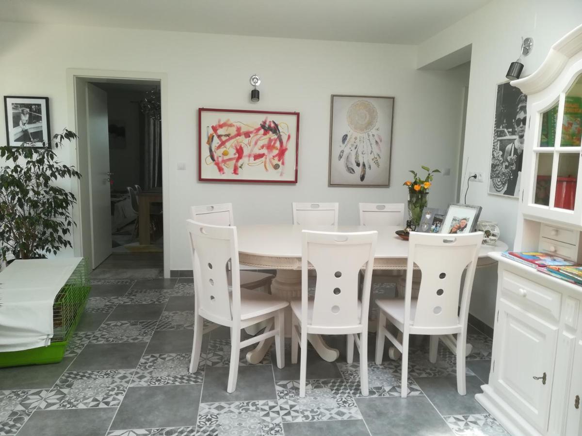 Edina Vendeghaz-Gyenesdias Apartment Bagian luar foto