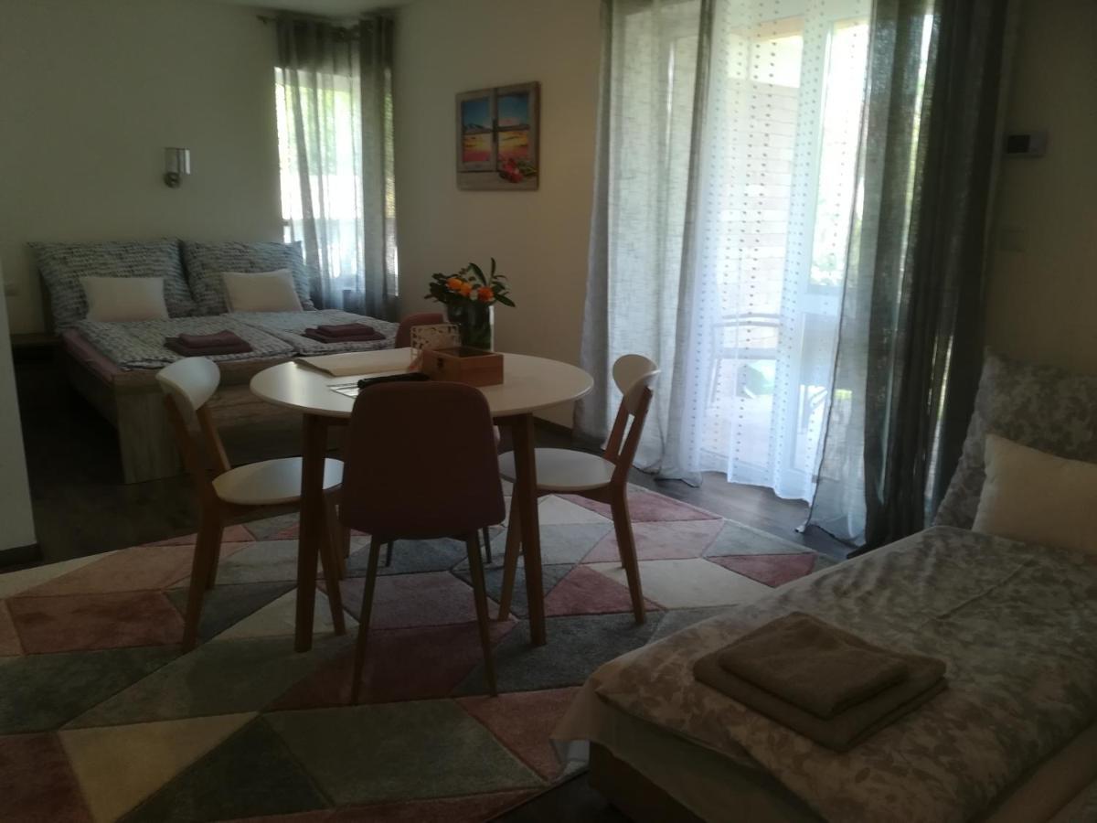 Edina Vendeghaz-Gyenesdias Apartment Bagian luar foto