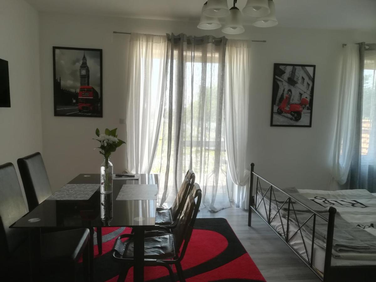 Edina Vendeghaz-Gyenesdias Apartment Bagian luar foto