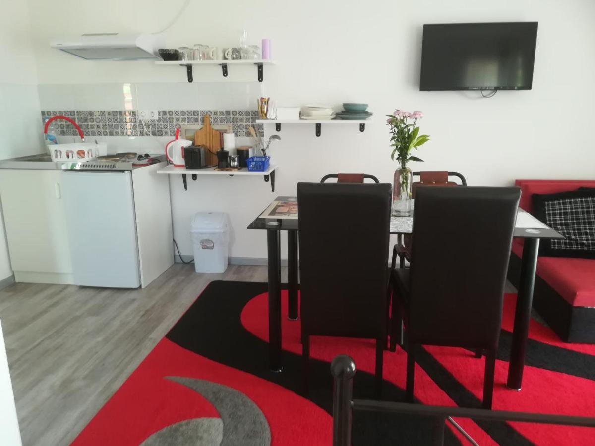 Edina Vendeghaz-Gyenesdias Apartment Bagian luar foto