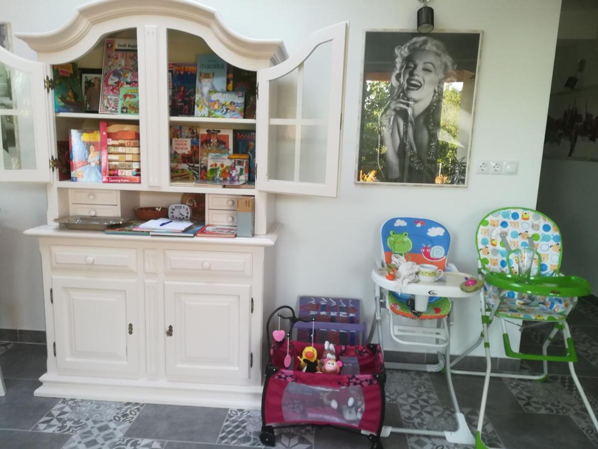 Edina Vendeghaz-Gyenesdias Apartment Bagian luar foto