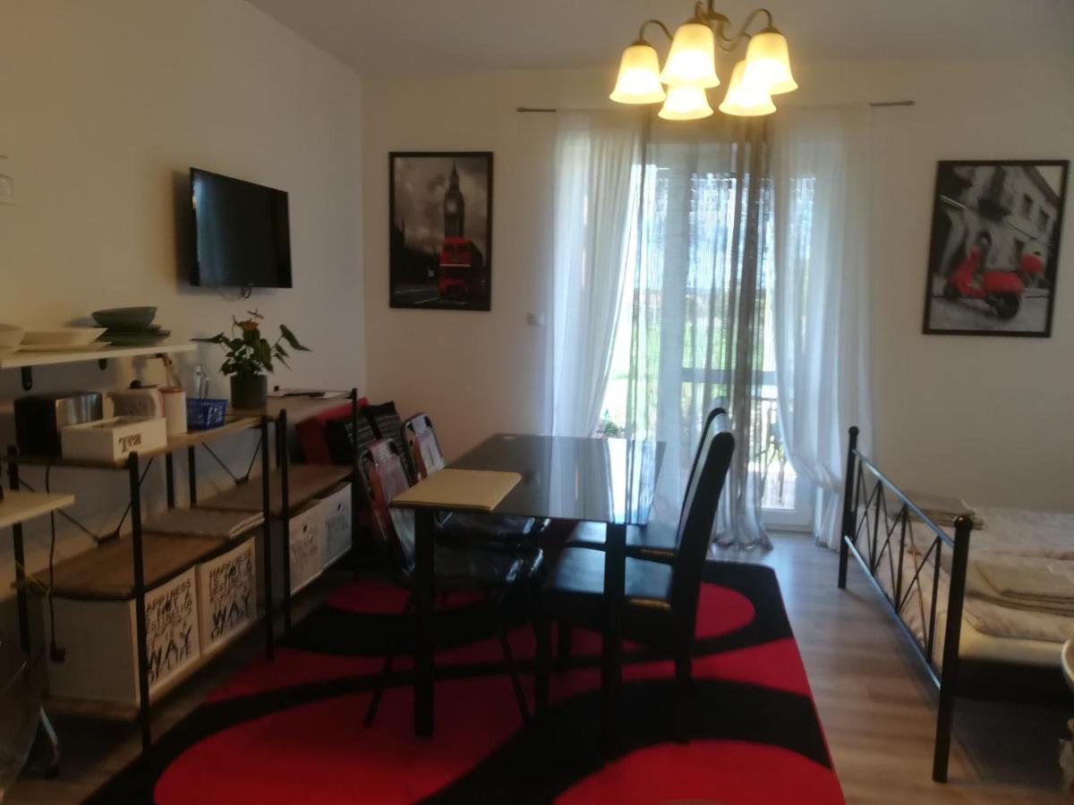 Edina Vendeghaz-Gyenesdias Apartment Bagian luar foto