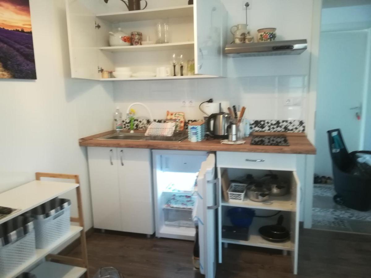 Edina Vendeghaz-Gyenesdias Apartment Bagian luar foto
