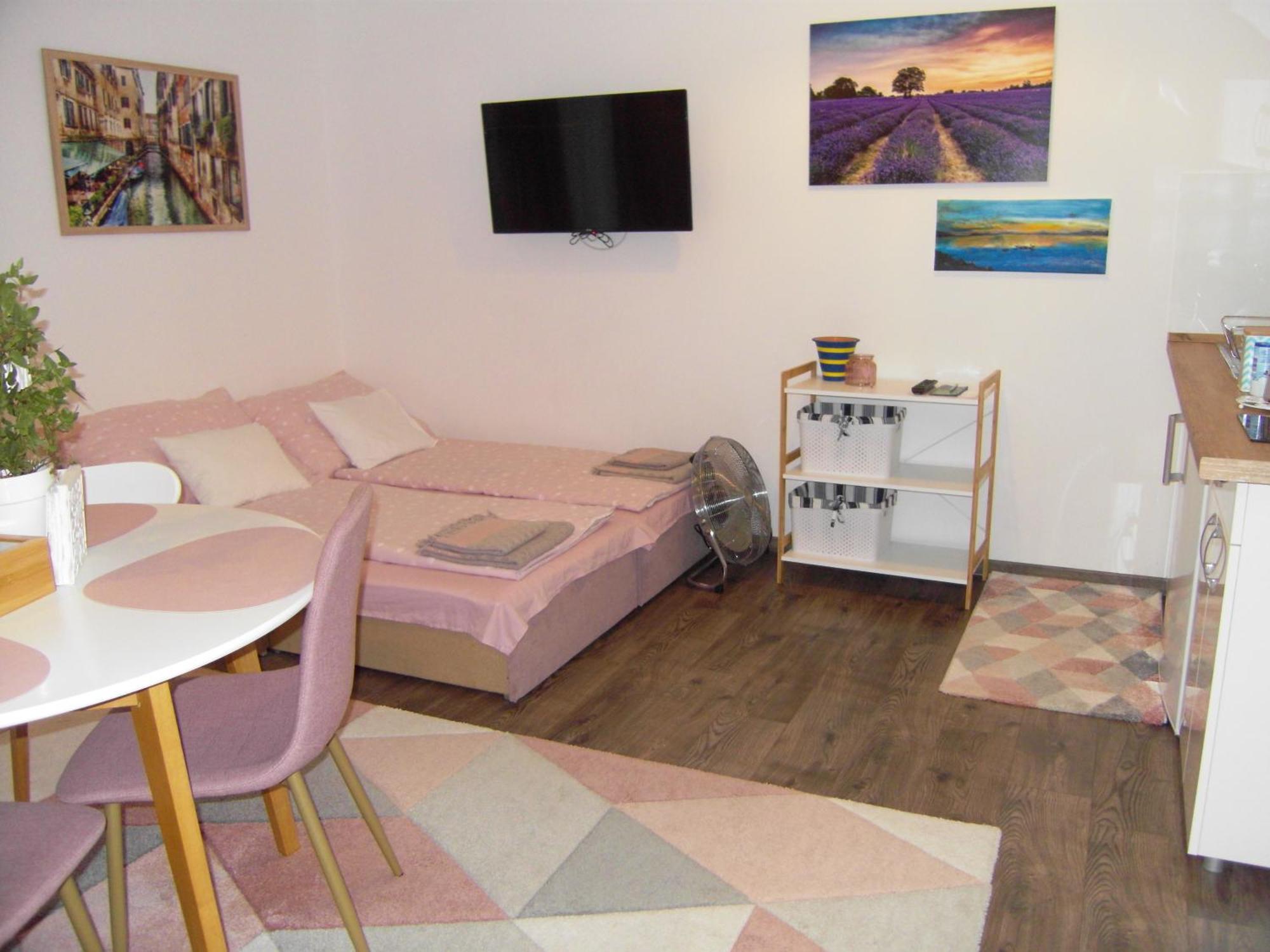 Edina Vendeghaz-Gyenesdias Apartment Bagian luar foto