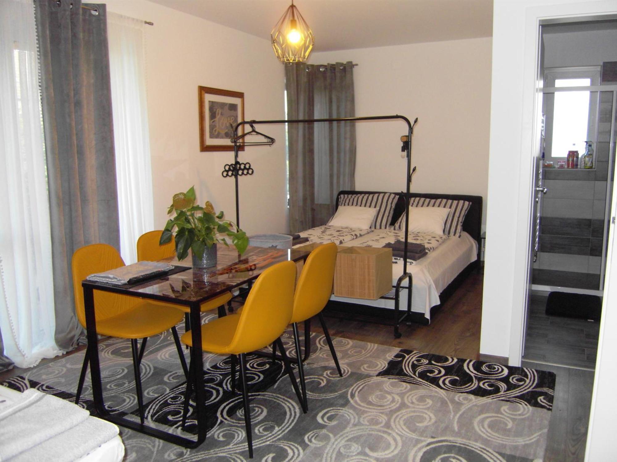 Edina Vendeghaz-Gyenesdias Apartment Bagian luar foto