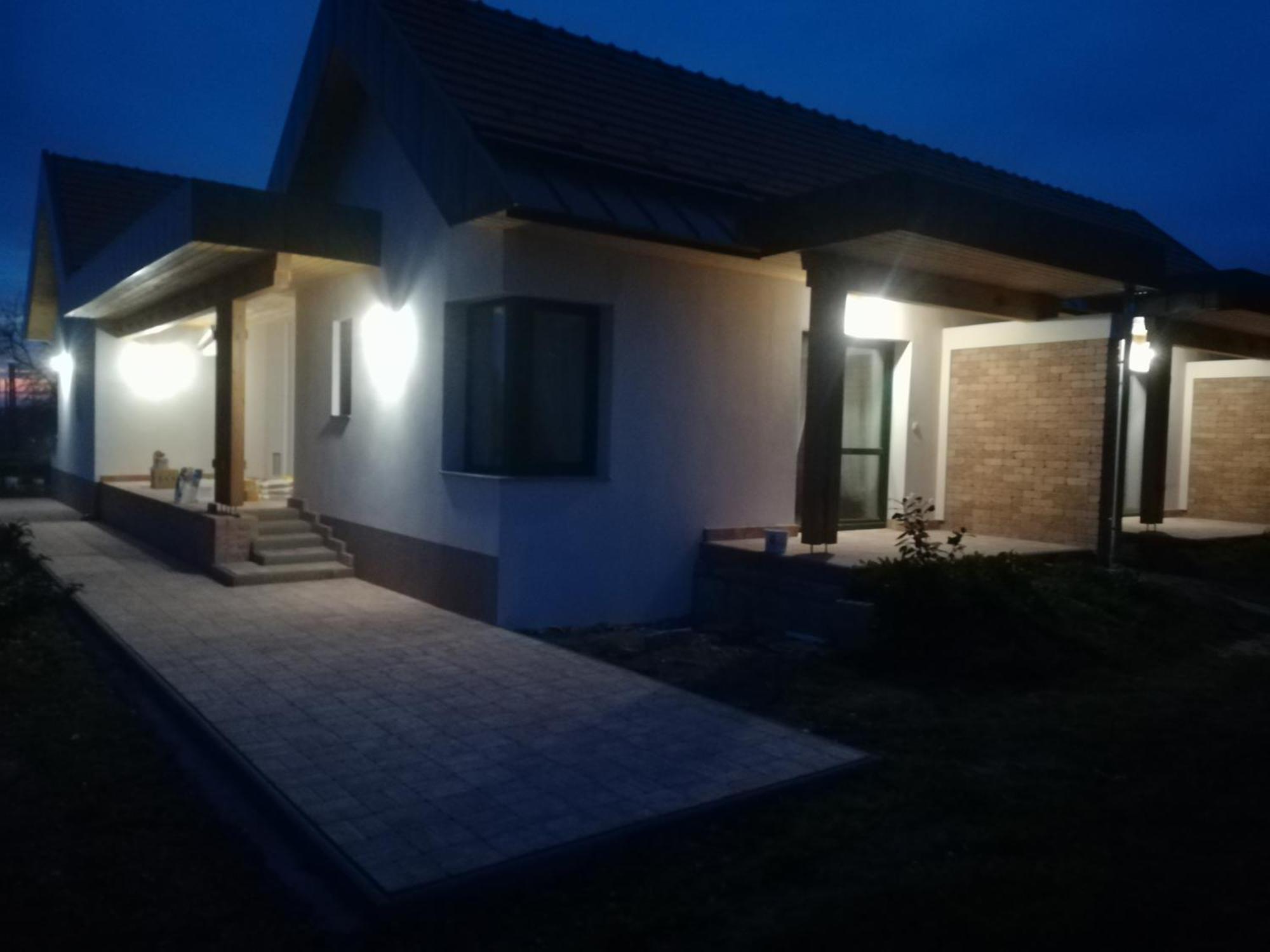 Edina Vendeghaz-Gyenesdias Apartment Bagian luar foto